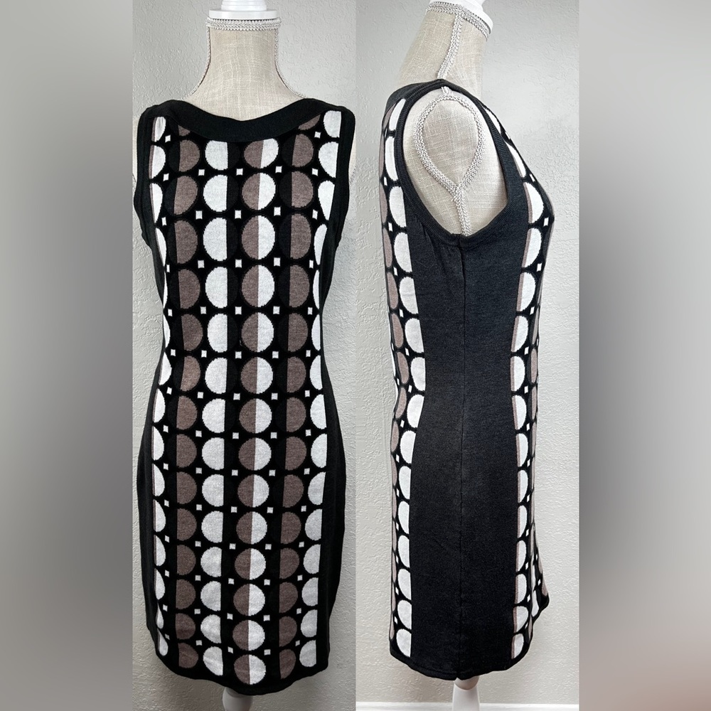 Gray Dress with CircleS detail on the front and back SIZE SMALL